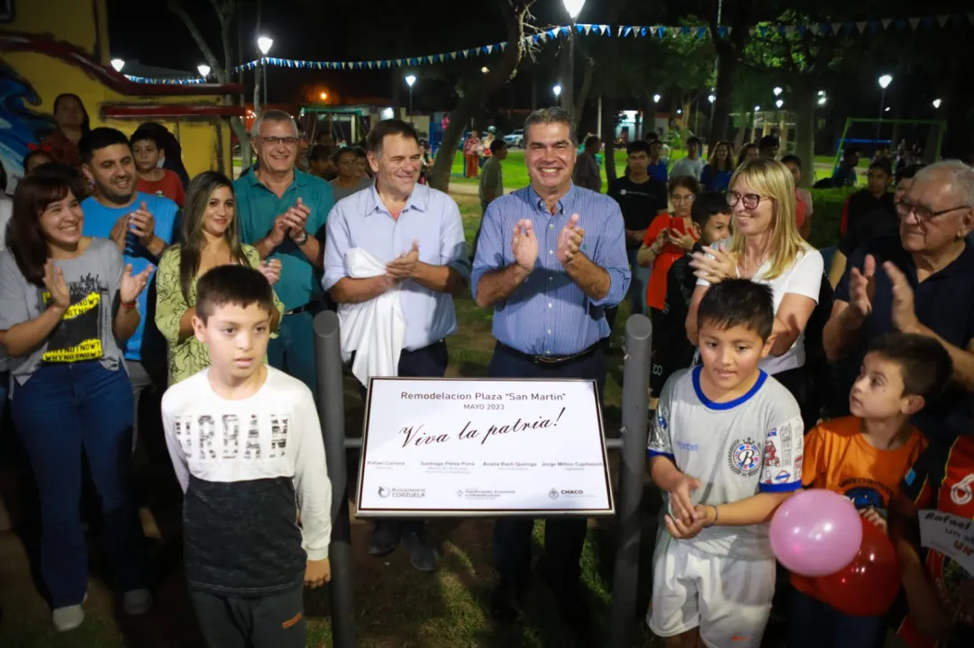 el Gobernador inauguró un nuevo almacén popular, más pavimento urbano y obras en la plaza central