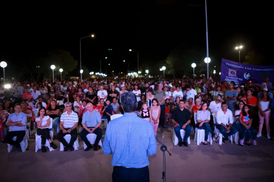 Capitanich inauguró siete nuevas cuadras de pavimento urbano en Campo Largo 