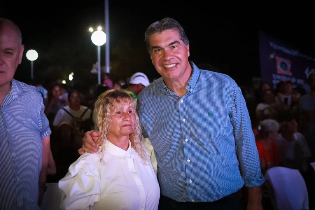 Capitanich inauguró siete nuevas cuadras de pavimento urbano en Campo Largo 